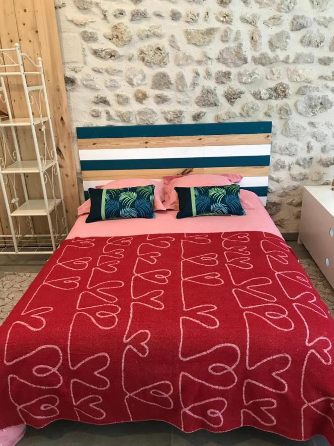 La Marelle Bed and Breakfast Avrillé-les-Ponceaux Exteriör bild