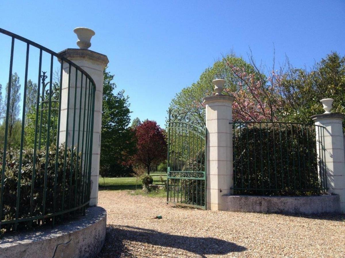 La Marelle Bed and Breakfast Avrillé-les-Ponceaux Exteriör bild